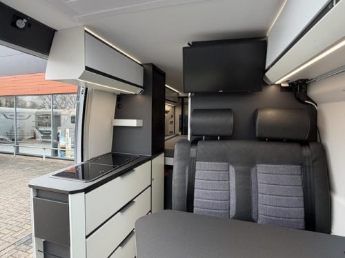 Adria Twin Supreme 640 SGX Solarpanel Skyroof Markise LED TV Foto: 11