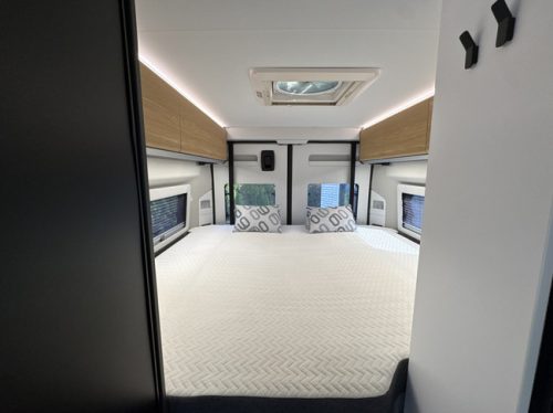 Adria Twin 640 SGX 60 Years Edition 140 hp AUTOMATIC 8-Speed Euro6 Fiat Ducato 9 Maxi **Single beds height adjustable/4 seats photo: 16