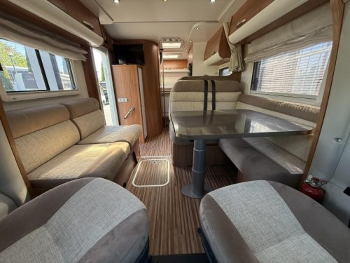 Adria Matrix 680 SP Spacious seating! photo: 12