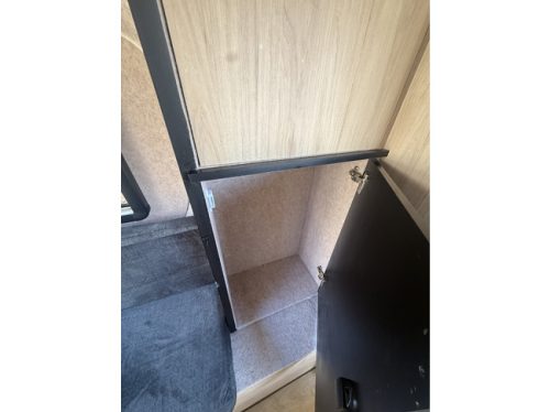 Fiat Kastenwagen professioneller Eigenbau 3.0 Multijet 177 PS Euro 5 Querbett Hubdach Toilette Webasto Standheizung Klimaanlage Markise Fahrradtr&auml;ger Anh&auml;ngerkupplung Foto: 20