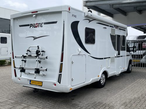 Pilote P 740 GJ QUEENSBED TREKHAAK ZONNEPANEEL EURO6 Foto: 19
