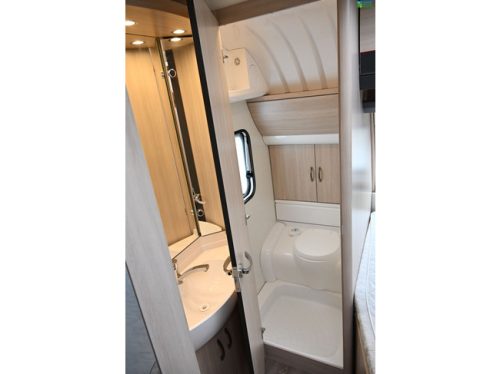 Hobby De Luxe 460UFe Foto: 16