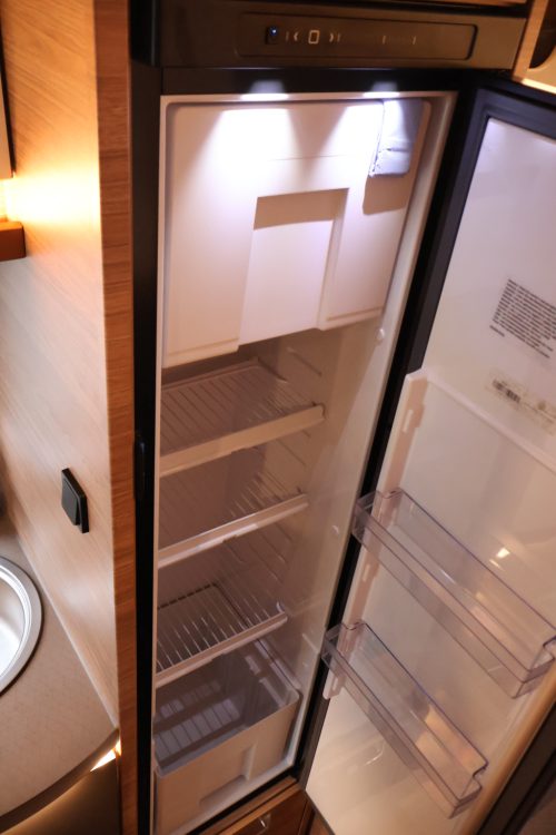 Weinsberg CaraCompact Suite MB 640 MEG Edition Pepper Foto: 13
