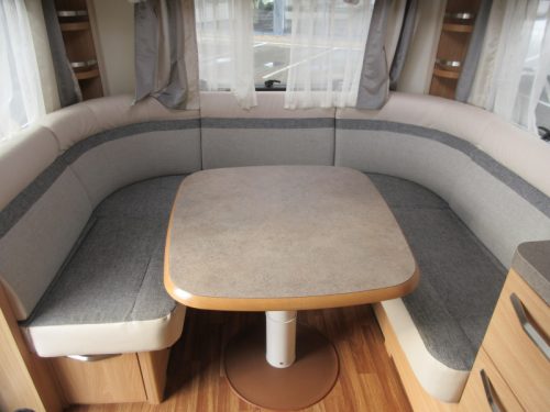 Knaus Sudwind 450 FU MOVER UND VORZELT Foto: 10