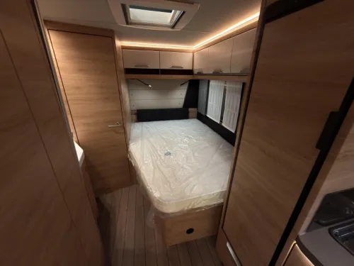 Knaus Sudwind Black Selection 500 FU 1800KG+Boden+Franz&ouml;sisches Bett  Foto: 12