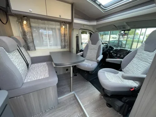 Hobby Optima Ontour 65 GE Einzelbetten 52000 km 19 Foto: 13