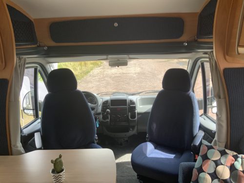 Chausson Trigano Flash 08 2.3 128 hp French bed, side sofa, half-dinette, Swivel seats, very neat condition Year of manufacture 2006 Motorhome centre on the road Marum photo: 8