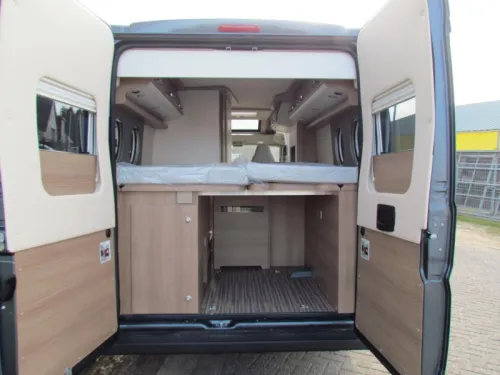 Malibu Diversity GT Skyview 640 LE K Single Beds, Automatic photo: 9
