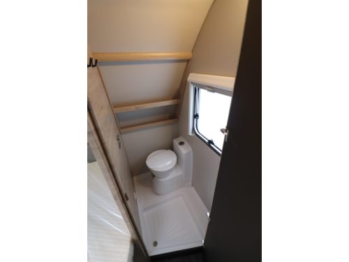 Weinsberg CaraOne Edition HOT 450 FU MODEL 2026 French bed 927  photo: 11