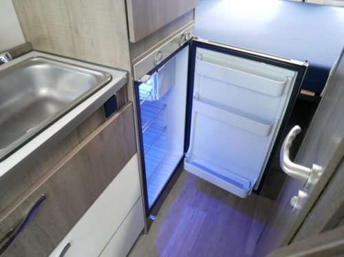 Bavaria V600G, 6 Meter Van conversion, Transverse bed!! photo: 14