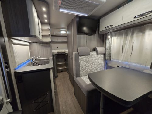 Hobby OPTIMA ONTOUR V65 GE ONLY 16,839 KM !! AIR SUSPENSION SINGLE BEDS TV + SATELLITE SOLAR PANEL SWIVEL SEATS photo: 14