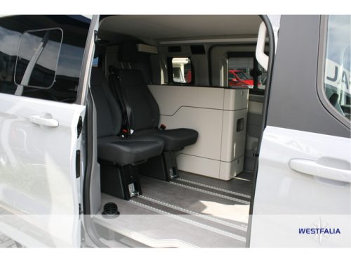 Westfalia Club Joker Premium 233pk Hybrid | Dometic Fahrerhaus Verdunkelung | Jetzt ab Lager verf&uuml;gbar | Foto: 11