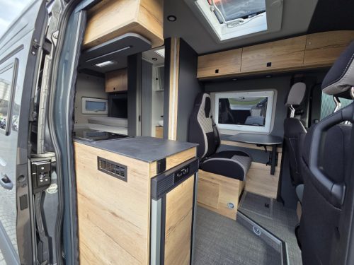 Clever Aventuro 600 4x4 Mercedes photo: 3
