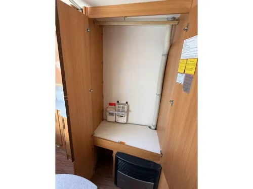 Fendt Saphir 510 TFB French bed dinette toilet photo: 10