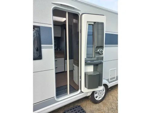 Hobby Excellent Edition 540 UFF mover-awning-bike rack photo: 4