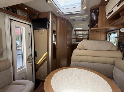 Hymer B 588 Automatic Single Beds Pop-top roof 2X Air conditioning Inverter Solar panel photo: 10