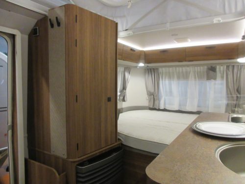 Eriba Touring 310 Schmal, leicht, trotzdem ger&auml;umig! Foto: 6