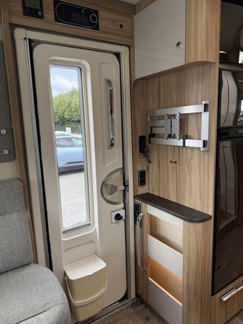 Hymer Exsis-i 678 foto: 16
