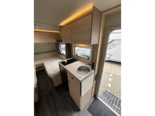 Weinsberg CaraLife 470 EU AIRCO-EINZELBETTEN Foto: 11