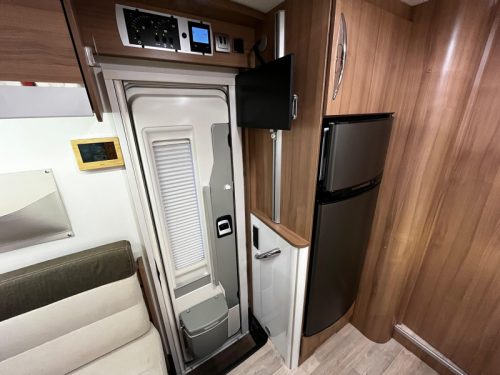 Pilote P 740 C Queensbed, Camper photo: 6