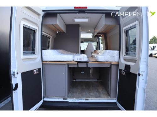 LMC Innovan 640 140hp Automatic | Single beds | Awning | Panoramic roof | Integrated windows | Cruise Control | Available from stock | photo: 21