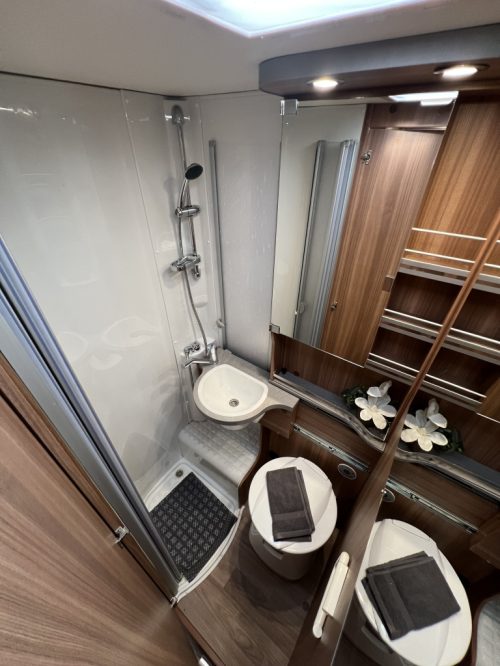 Weinsberg CaraCompact 600 MEG EINZELBETTEN BEARLOCK MAXFANN Foto: 8