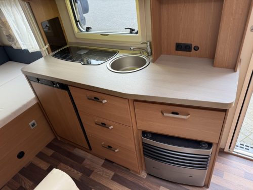 Knaus Sport 420 QD FESTBETT L-Sitzgruppe VORZELT  Foto: 8