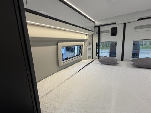 Adria Twin Supreme 640 SGX 9T Automatic Solar Panel Lithium Maxxfan photo: 18