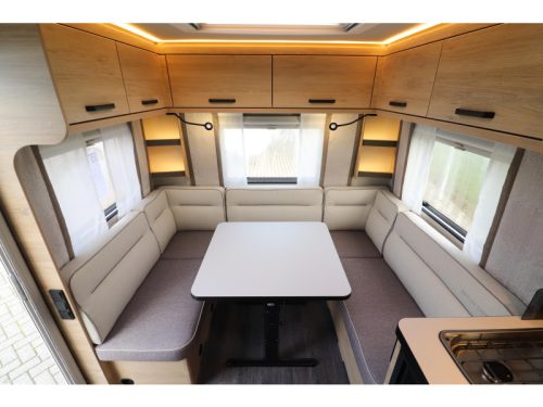 Weinsberg CaraOne Edition HOT 450 FU MODEL 2026 French bed 927 photo: 5