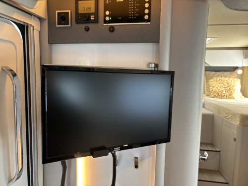 Hymer T 585 S MERCEDES AUTOMAAT ENKELE BEDDEN HEFBED 6200KM! Foto: 19