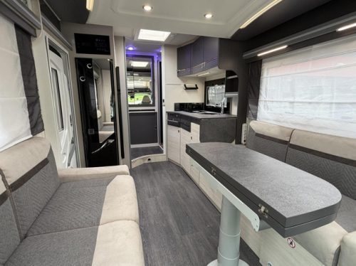 Chausson 640 Titanium Premium 170HP Automatic Lift Bed Solar Panel Very Spacious photo: 10