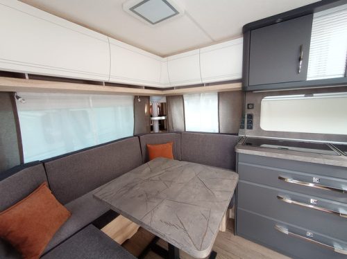 Hobby De Luxe 460 UFe Foto: 2