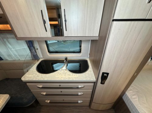 Hobby De Luxe 460 UFe Foto: 18