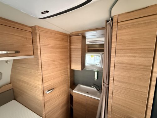 Weinsberg CaraOne Edition HOT 500 FDK Etagenbett/Klimaanlage/Rangierhilfe Foto: 14