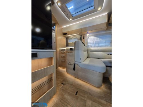 Hymer BMC-I 690 *170hp Automatic* French bed * Fully equipped photo: 3