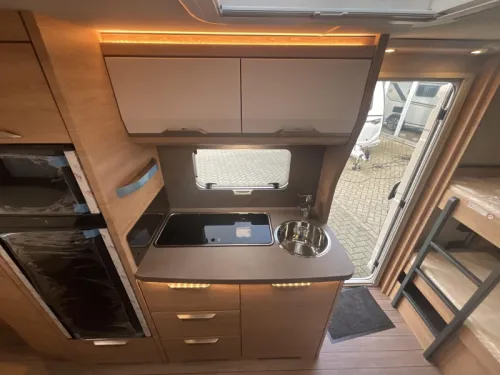 Knaus Sudwind Black Selection 540 FDK BUNK BED-6 BERTH photo: 8