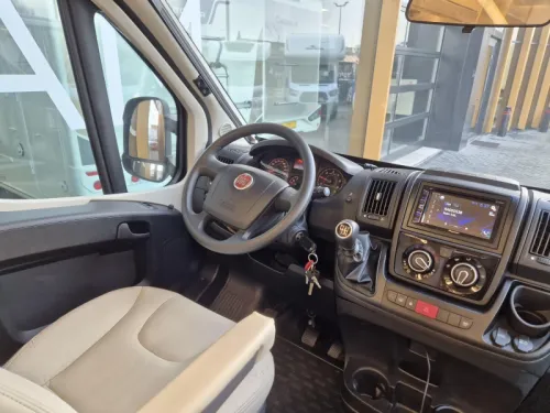 Rapido 696 F Premium Edition E&P Levelsysteem  Foto: 18