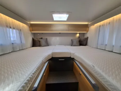 Adria Coral Select 670 DL '27 180pk aut full digi Foto: 19