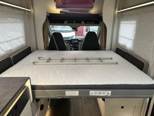 Challenger Graphite Ultimate 380 ( Chausson 720 ), 5 berths photo: 10