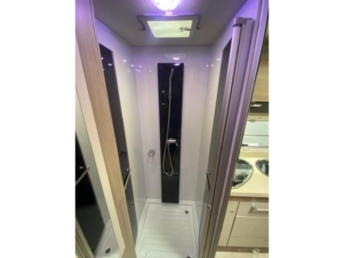 Challenger Special Edition 290 Raum ! und Luxus Foto: 8