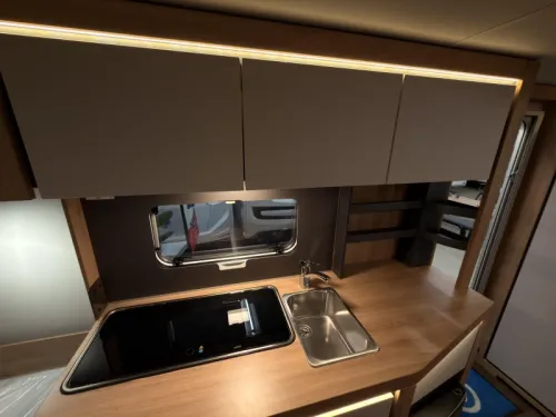 Knaus Sport Platinum 420 QD Platinum+1500KG+Boden  Foto: 14
