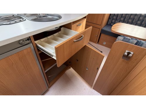 Knaus Sport 420 QD dinette fixed bed toilet photo: 10