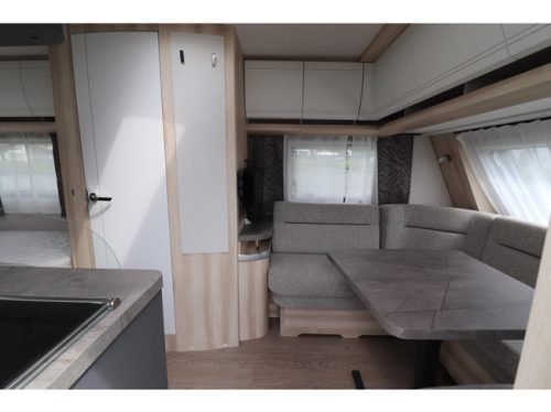 Hobby De Luxe 460 LU Autark / Lits Jumeaux photo : 6
