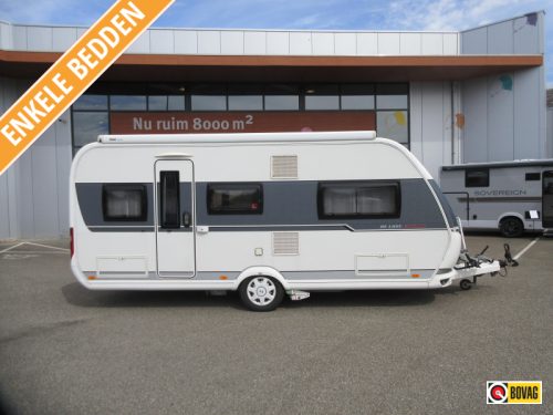 Hobby De Luxe 495 UL WITH FIXED AWNING AND MOVER photo: 0