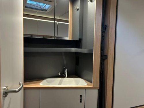 Knaus Sport 450 FU FRENCH BED+DINETTE photo: 5