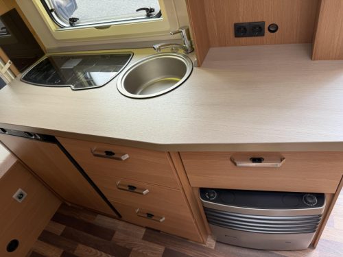 Knaus Sport 420 QD FESTBETT SITZGRUPPE VORZELT  Foto: 17