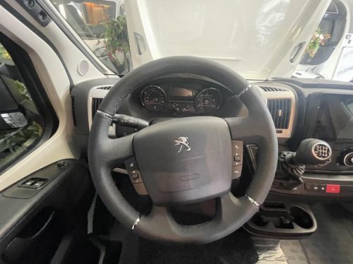 Weinsberg CaraSuite 650 MF 5 Gurte, mit Hubbett Foto: 17