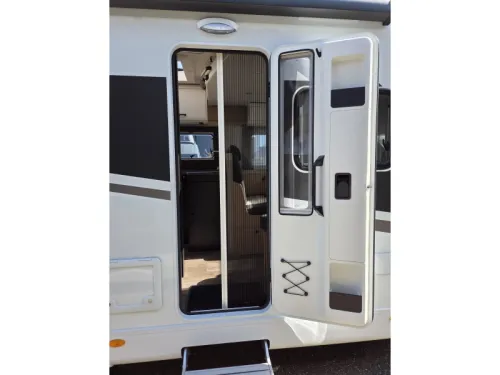 Sunlight T 67 Automatic with single beds  photo: 6