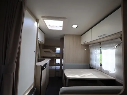 Caravelair Alba Family 466 Stapelbed &eacute;n vast bed  foto: 5