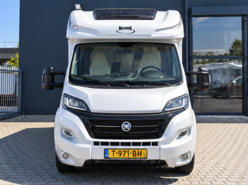 MC LOUIS SOVEREIGN 473 | single beds + pop-top roof photo: 2